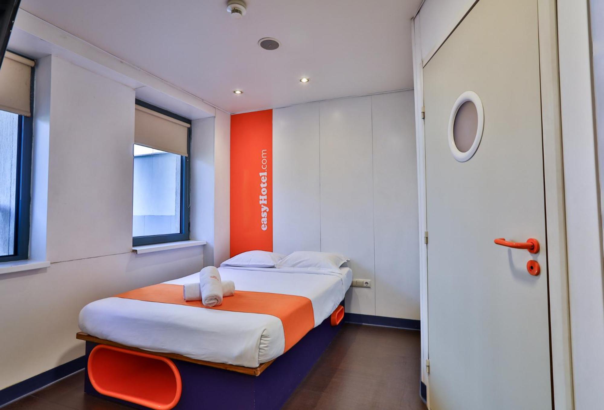 Easyhotel Sofia Exterior photo