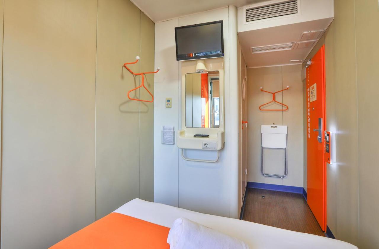 Easyhotel Sofia Exterior photo