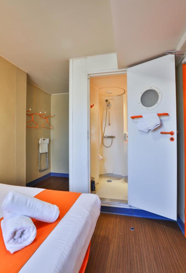 Easyhotel Sofia Exterior photo