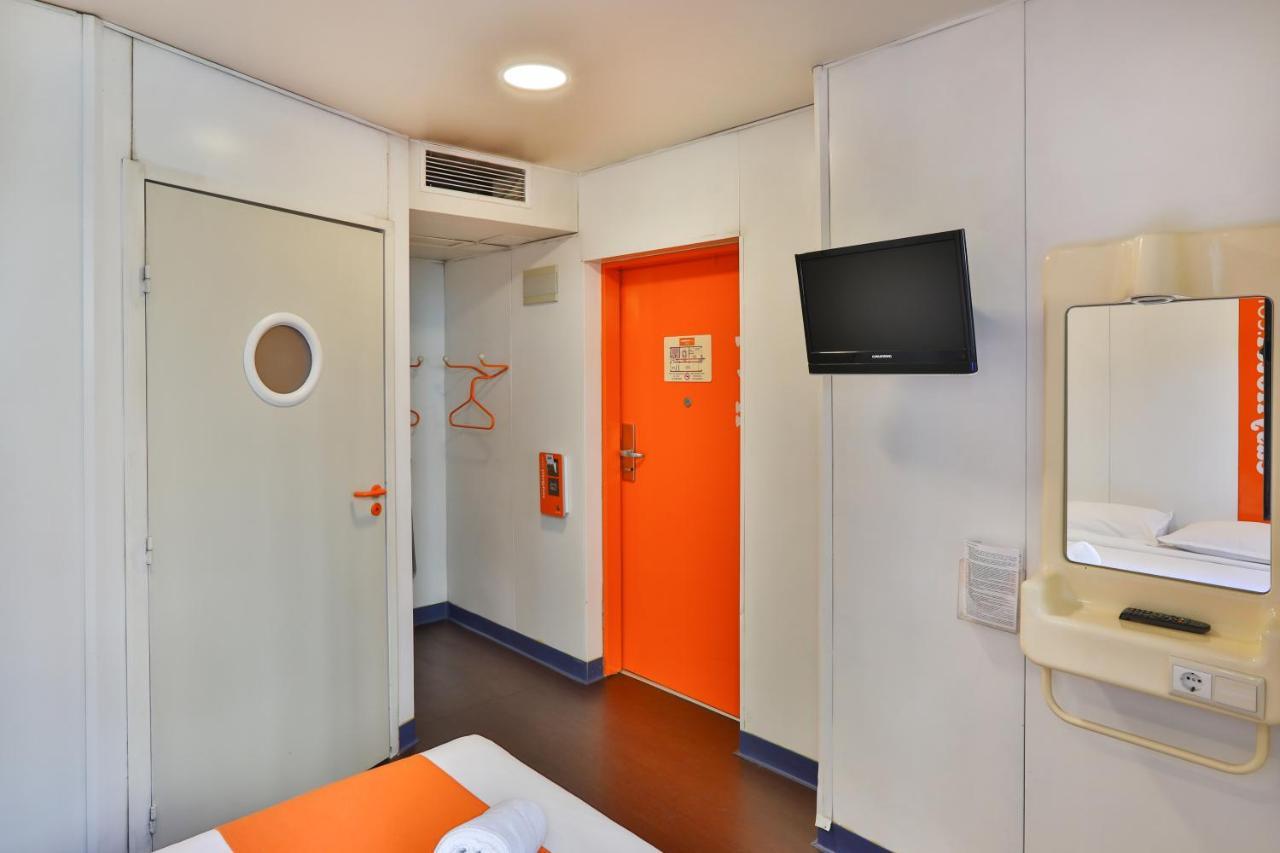 Easyhotel Sofia Exterior photo