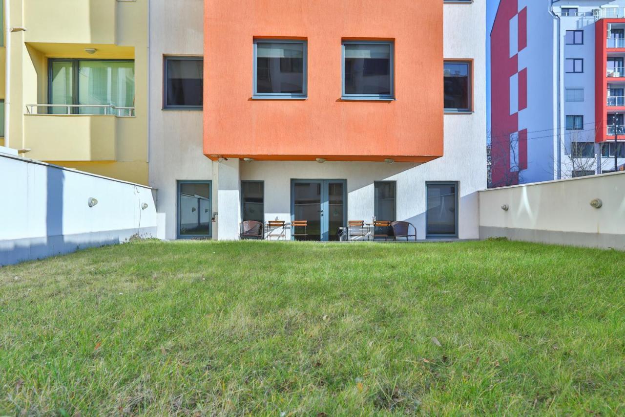 Easyhotel Sofia Exterior photo