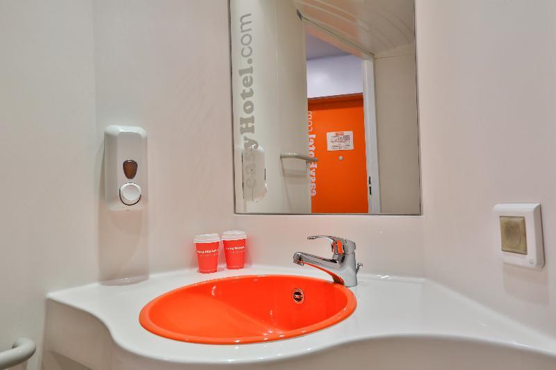Easyhotel Sofia Exterior photo